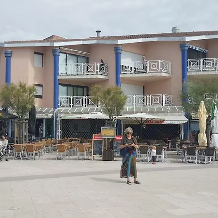 Casino *